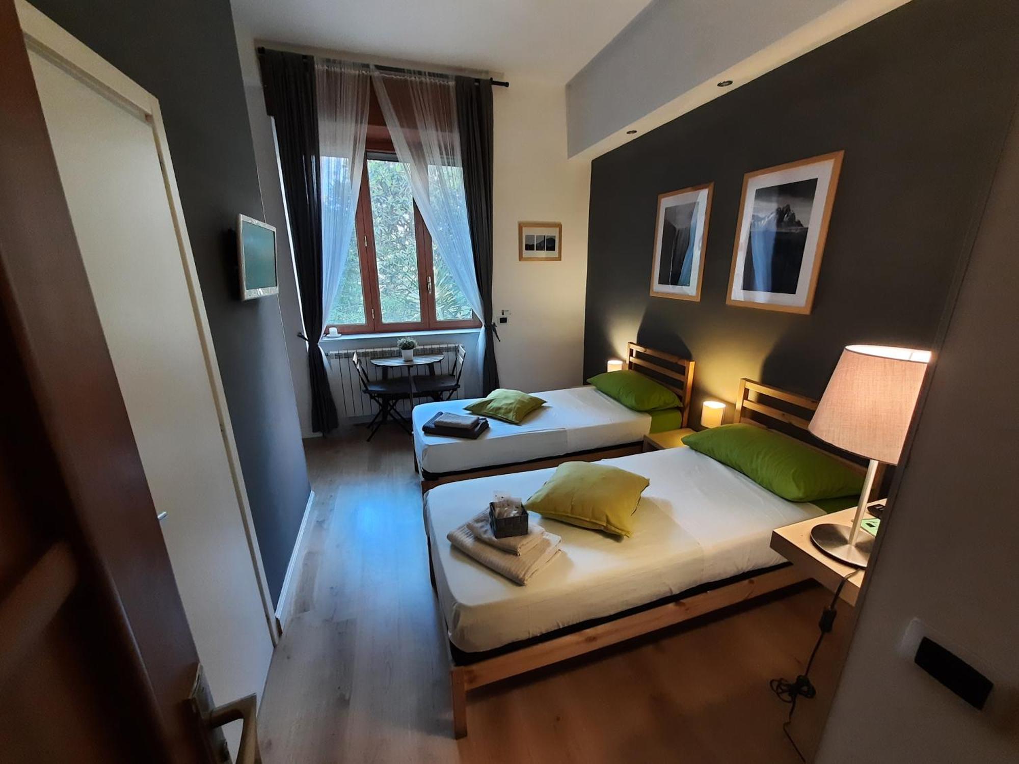 Casa Lena B&B Наполи Стая снимка